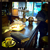 Au Cochon de Lait, Paris<br />
パリ　オコションドゥレ・カフェ