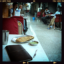 Chungking Mansions, Hong Kong<br />
香港　重慶大厦（チョンキンマンション）