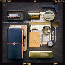 TRAVELER'S notebook & company <br />
トラベラーズノートと仲間たち